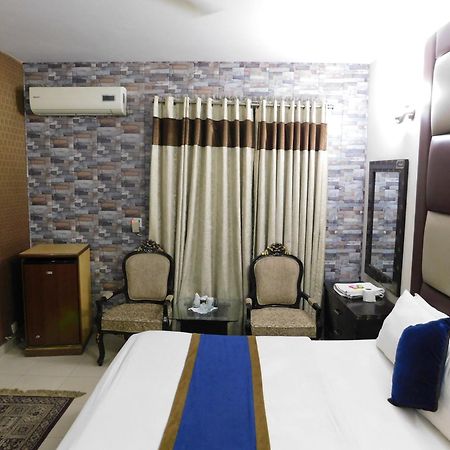 Hotel Tourist Inn Lahore Esterno foto