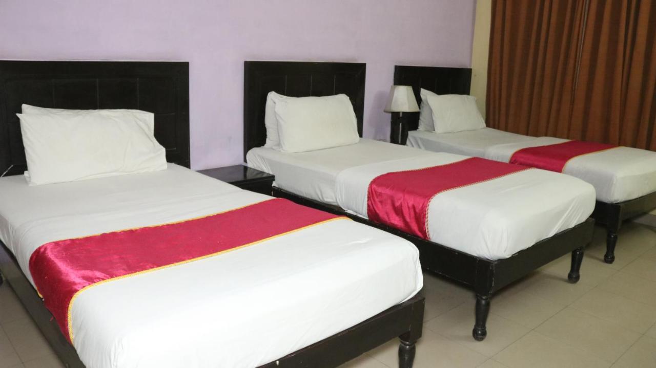 Hotel Tourist Inn Lahore Esterno foto