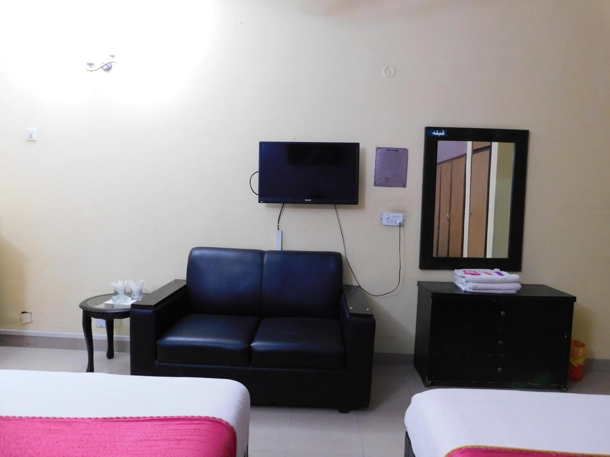 Hotel Tourist Inn Lahore Esterno foto