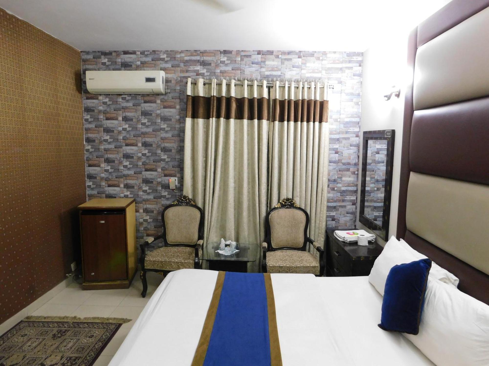 Hotel Tourist Inn Lahore Esterno foto