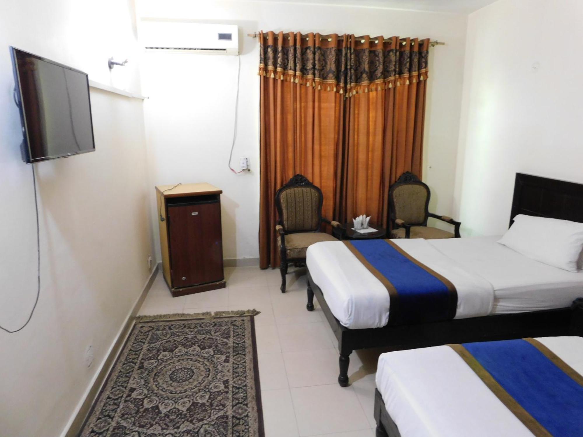 Hotel Tourist Inn Lahore Esterno foto
