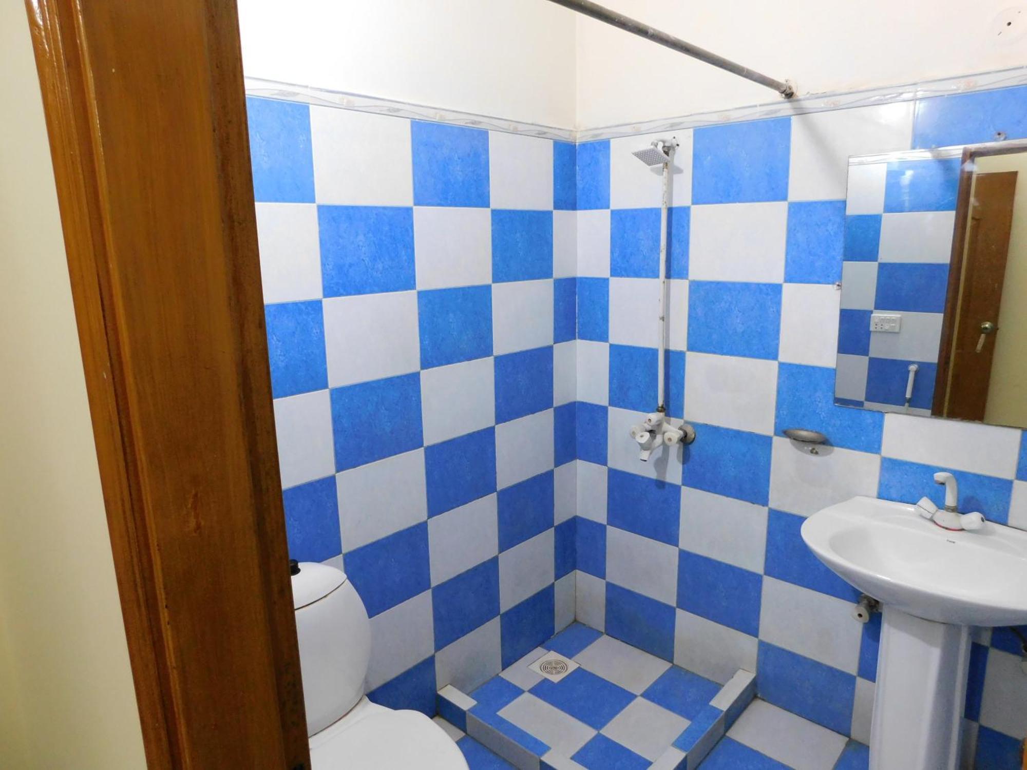 Hotel Tourist Inn Lahore Esterno foto