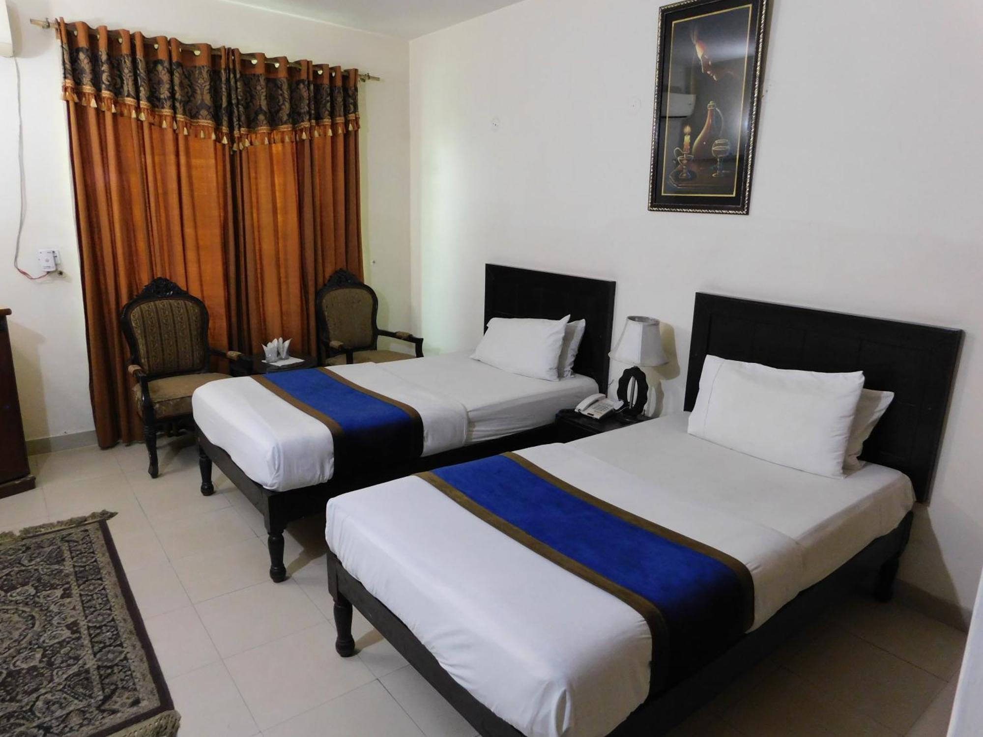Hotel Tourist Inn Lahore Esterno foto