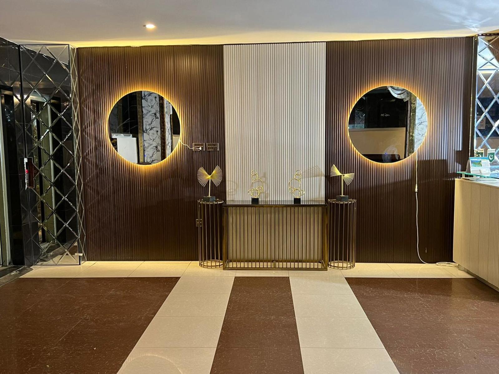 Hotel Tourist Inn Lahore Esterno foto