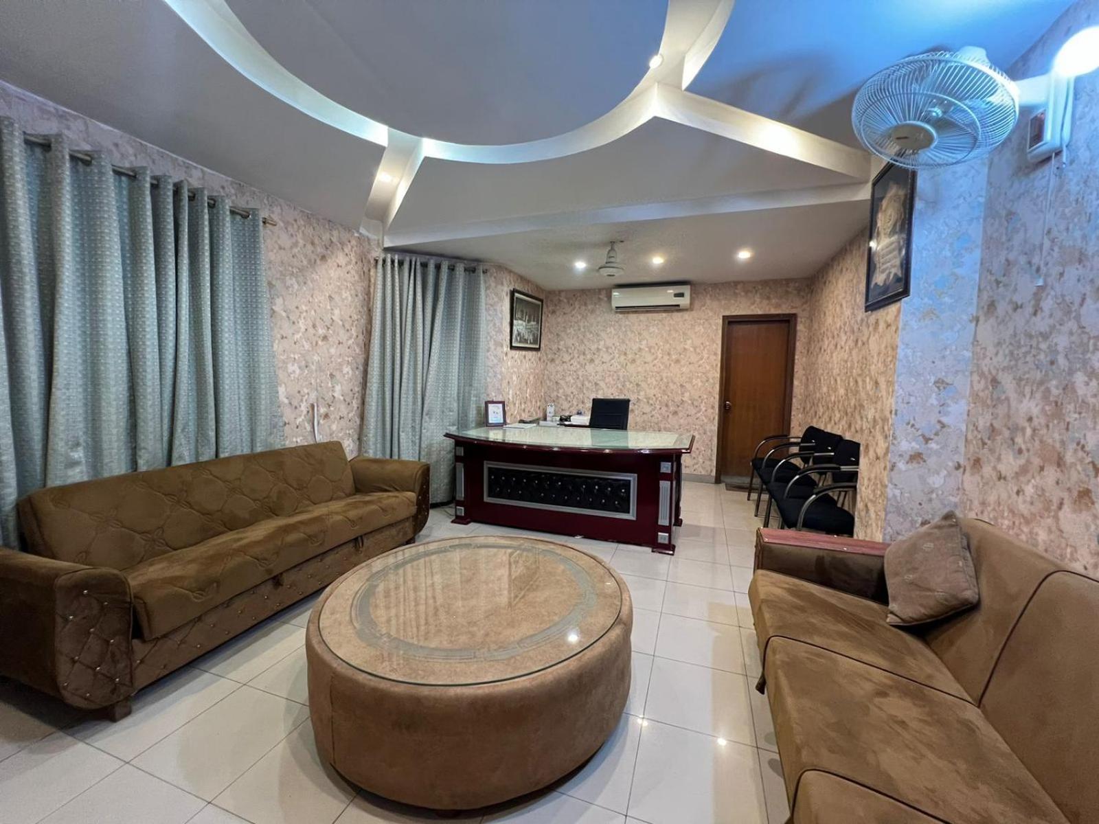 Hotel Tourist Inn Lahore Esterno foto