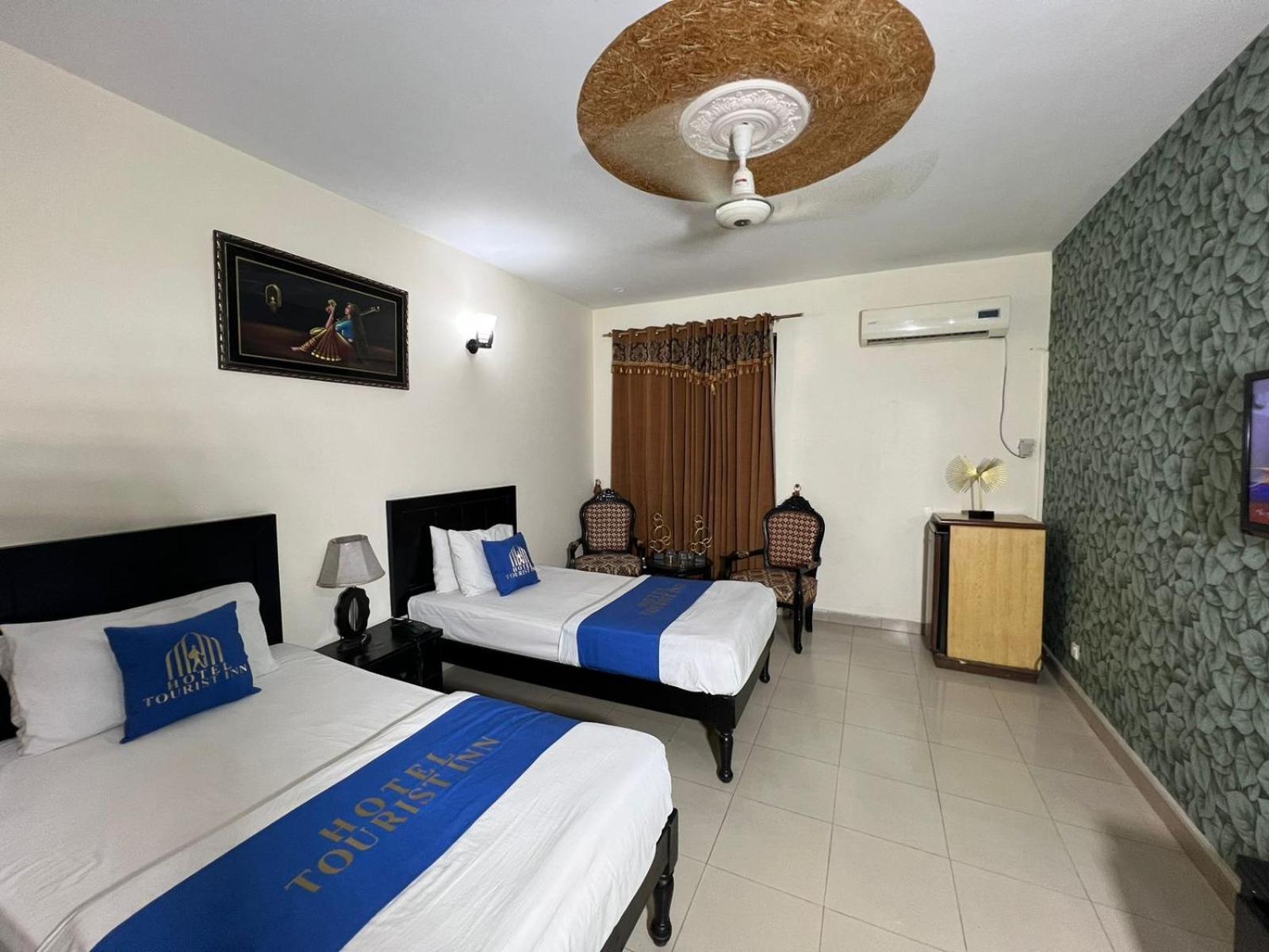 Hotel Tourist Inn Lahore Esterno foto